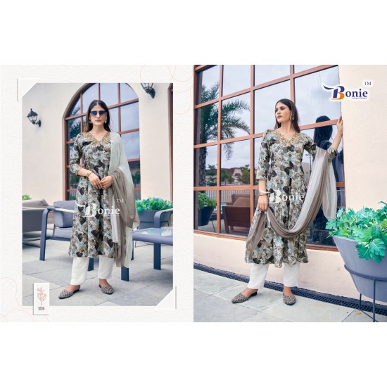 BONIE KURTI PRETTY WOMAN